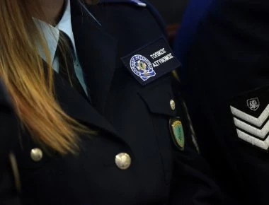 Αξιωματικός της ΕΛ.ΑΣ έλαβε μέρος σε reality μόδας δηλώνοντας φυσικοθεραπεύτρια! (φώτο)